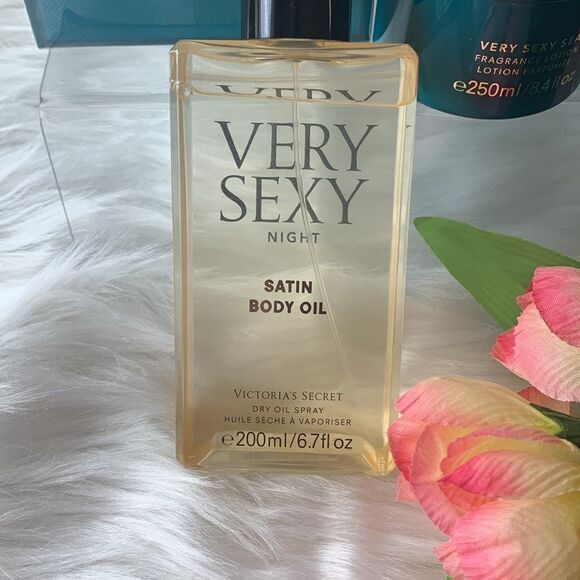 Victoria Secret Very Sexy Body Care Bundle & Beauty Bag - Picture 13 of 13